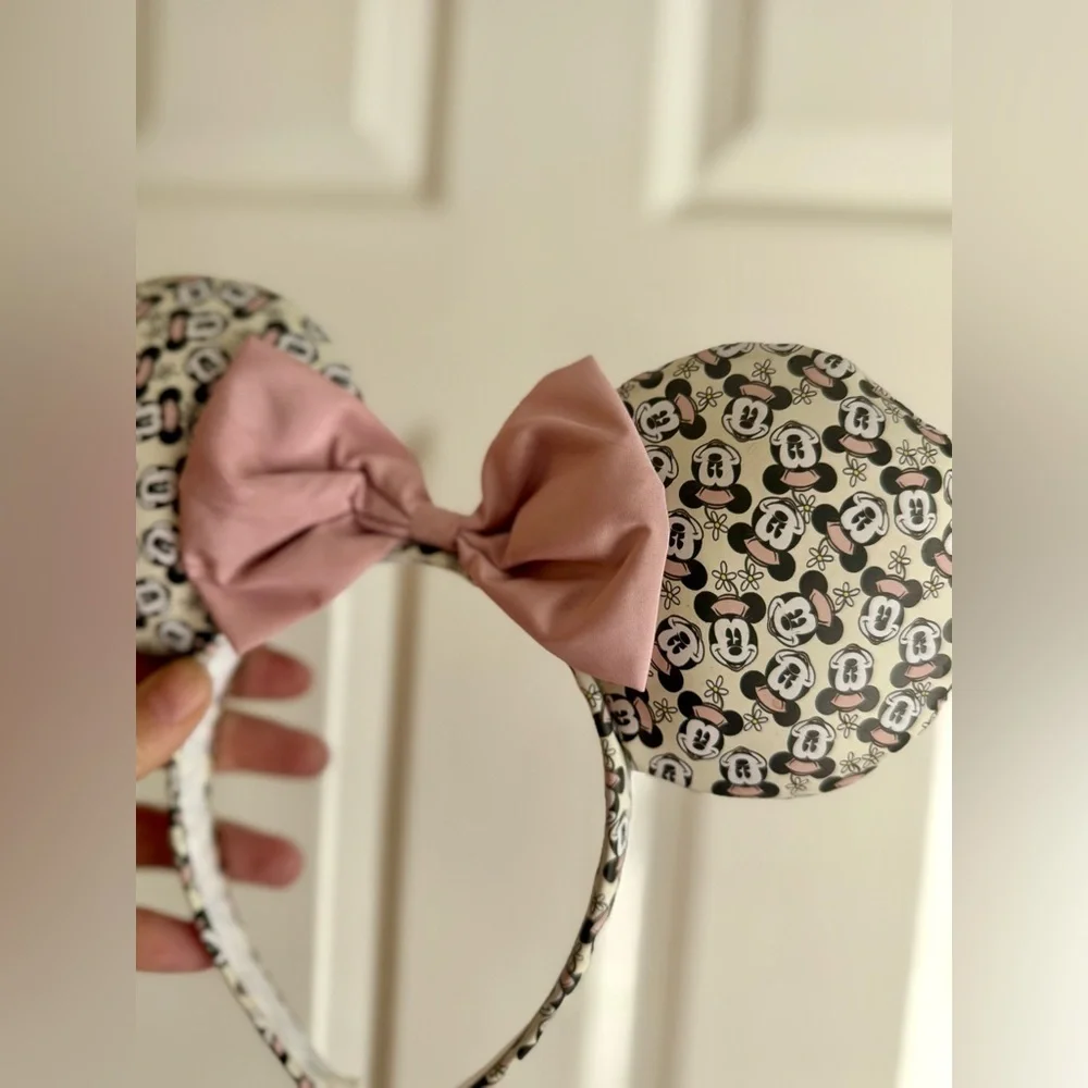 Aldi Exclusive Disney Parks Minnie Mouse Ears Mickey 2024 Pink All Over Print - Picture 2 of 4
